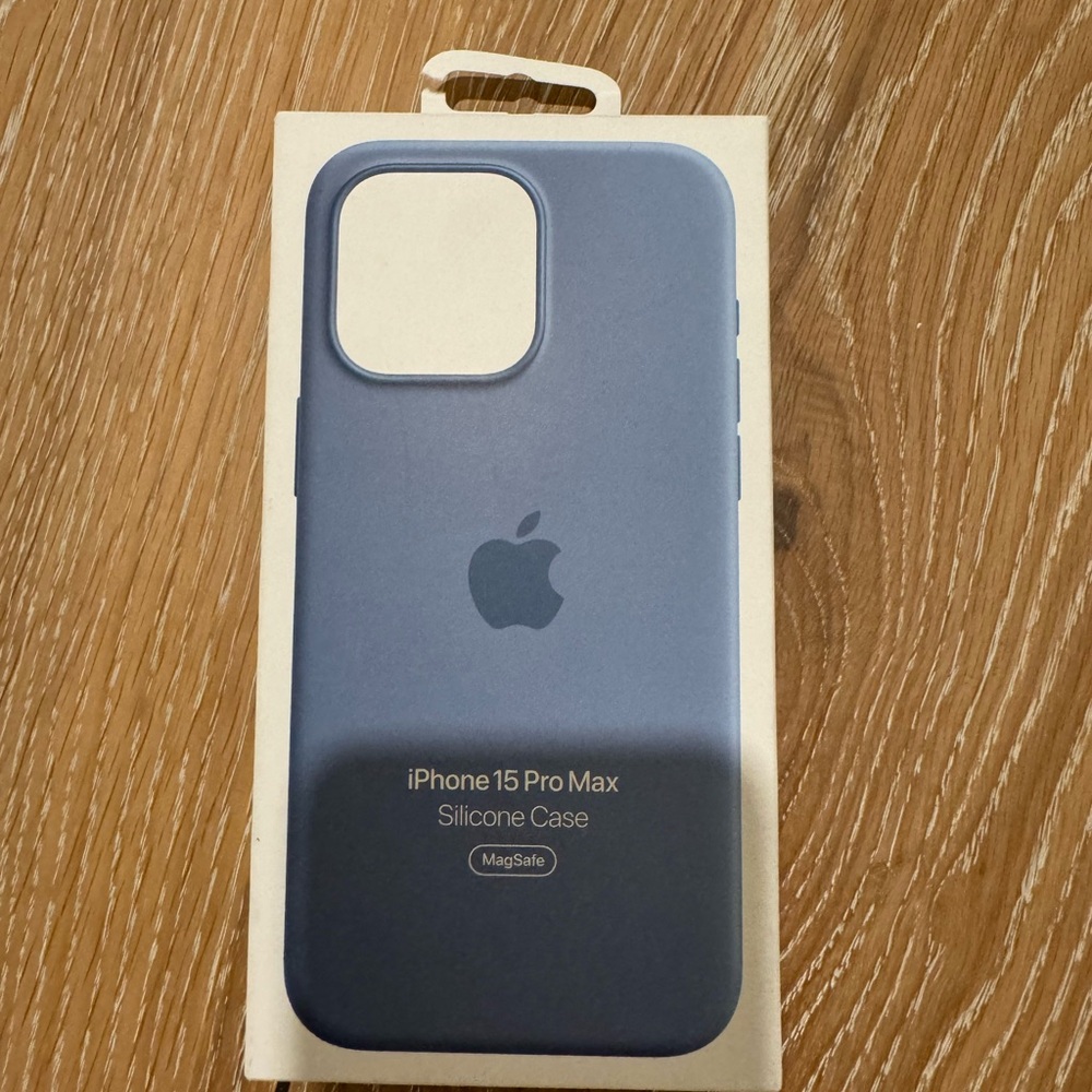 Brand new Apple Pro Max 15 silicone case with MagSafe – Winter blue